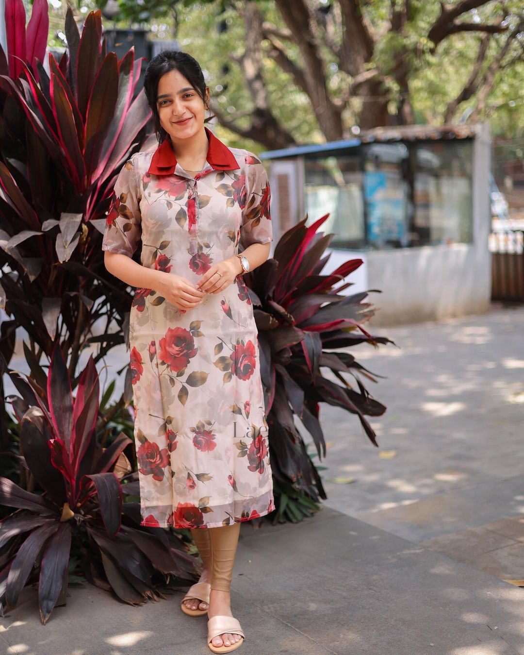 White floral with red double layer collar top - Studio Thari